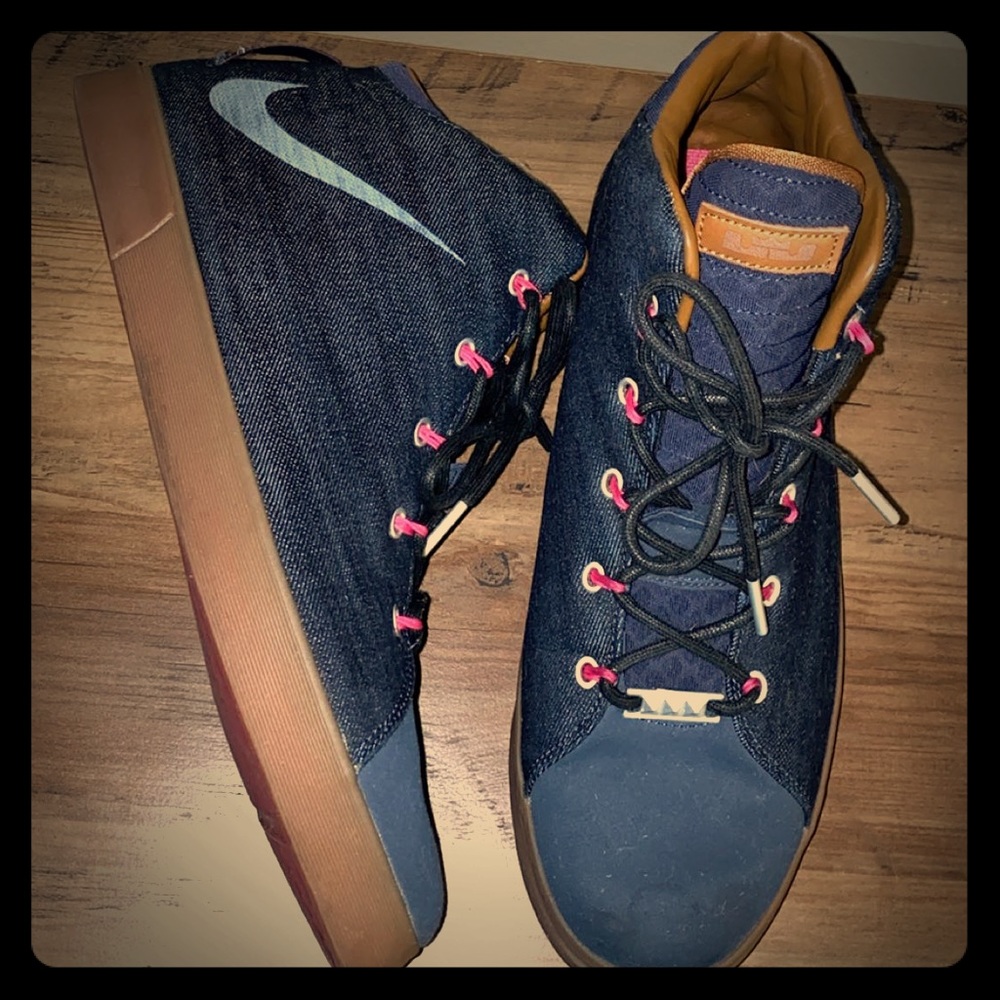 Nike , Lebron